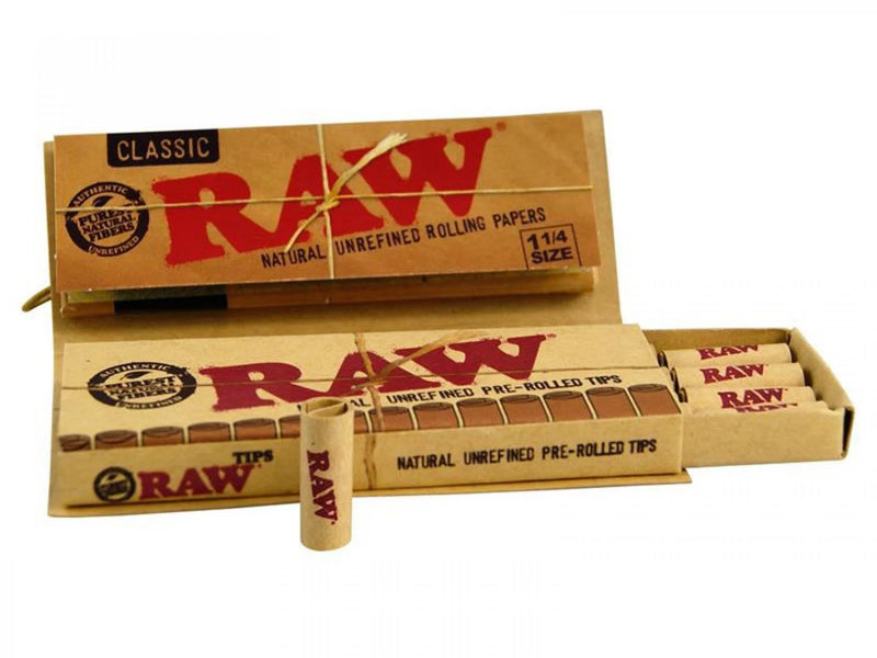 RAW Classic Connoisseur  with Pre Rolled Roach Tips